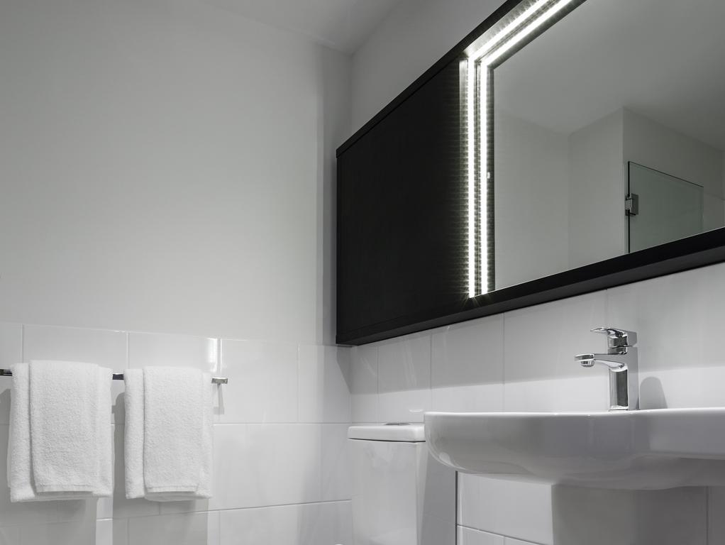 Chambre Lit Queen-Size d'Angle de Luxe